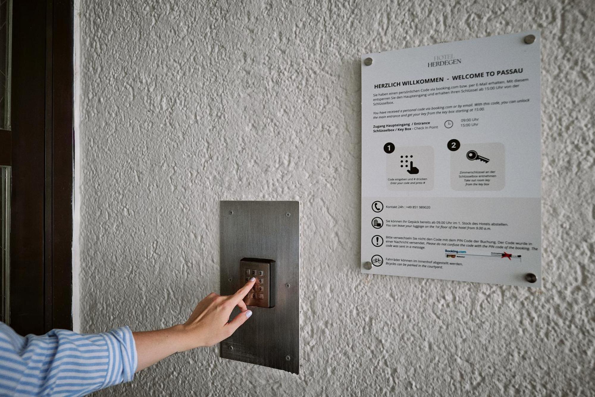 Herdegen Rooms - Self Check-In Passau Exteriör bild